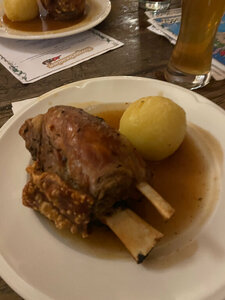 Hofbräuhaus (Platzl, 8), bar, pub