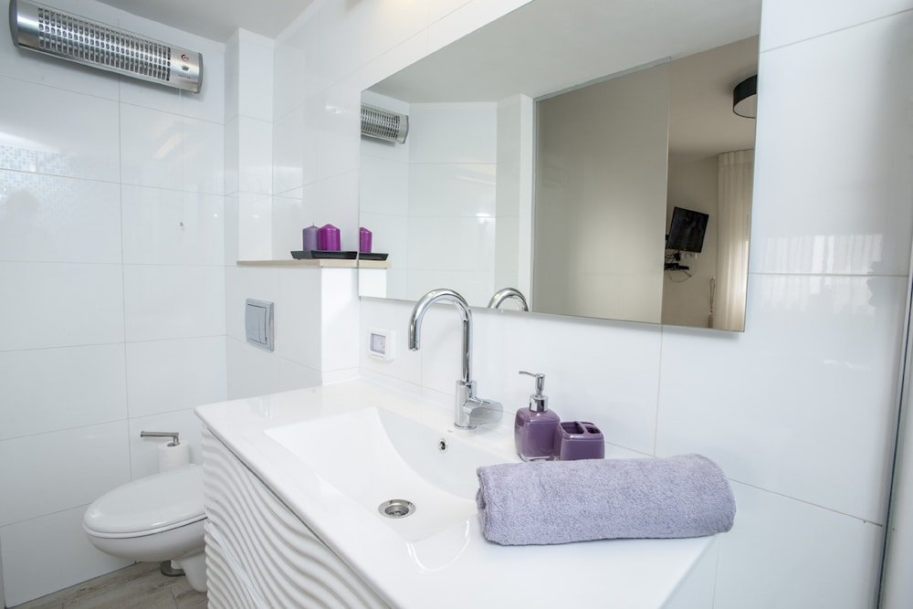 Фото Eshkol Housing Haifa -Luxury Sea View Villa