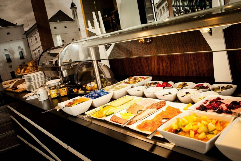 Фото H+ Hotel Ried