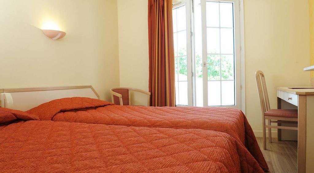 Фото Hôtel Relais Des Tilleuls