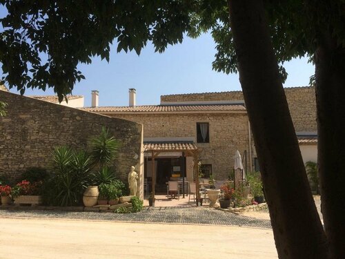 Внешний вид отеля Le Clos des Capitelles в Ушо, фото 1