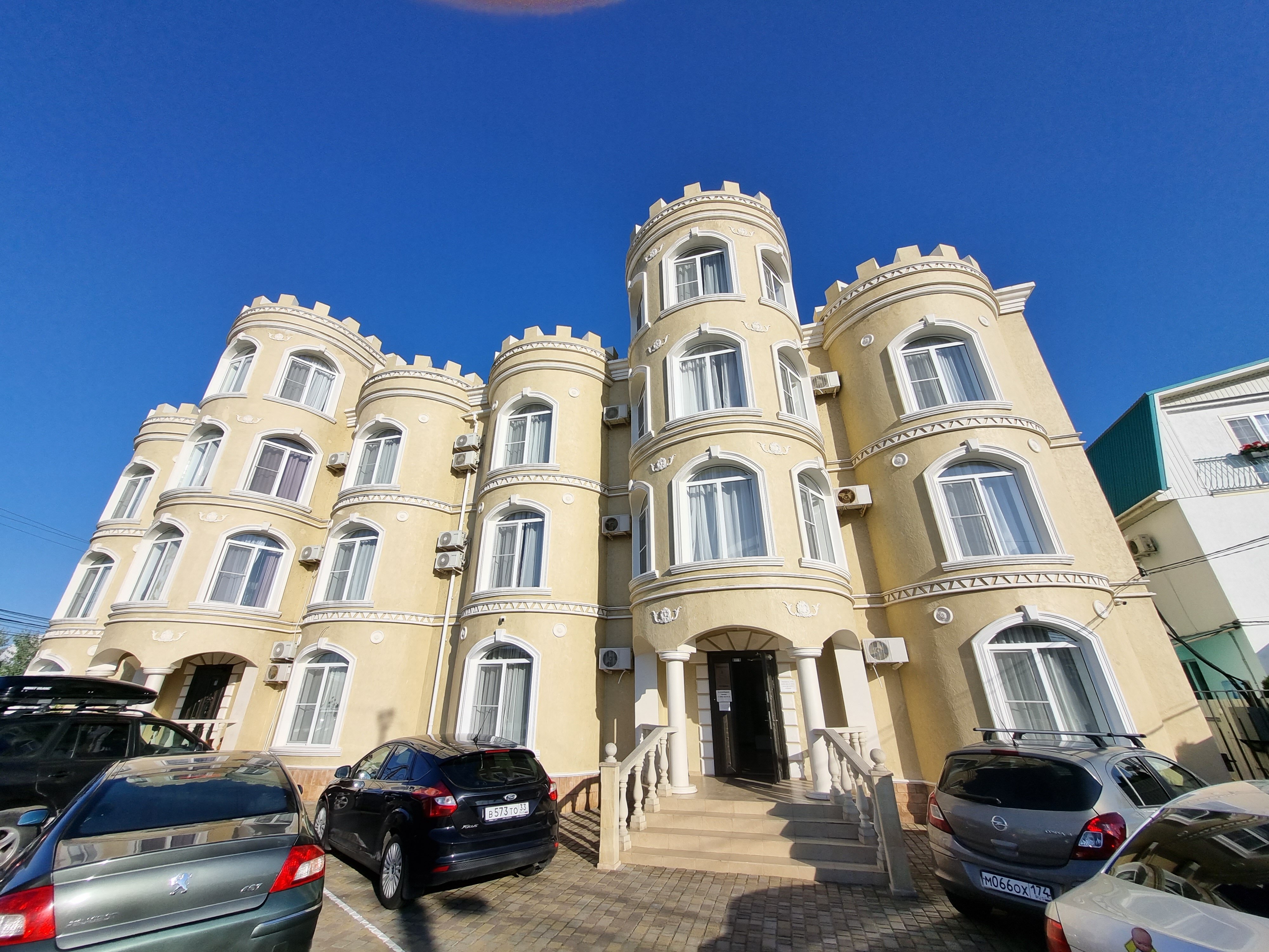 Фото отеля 2