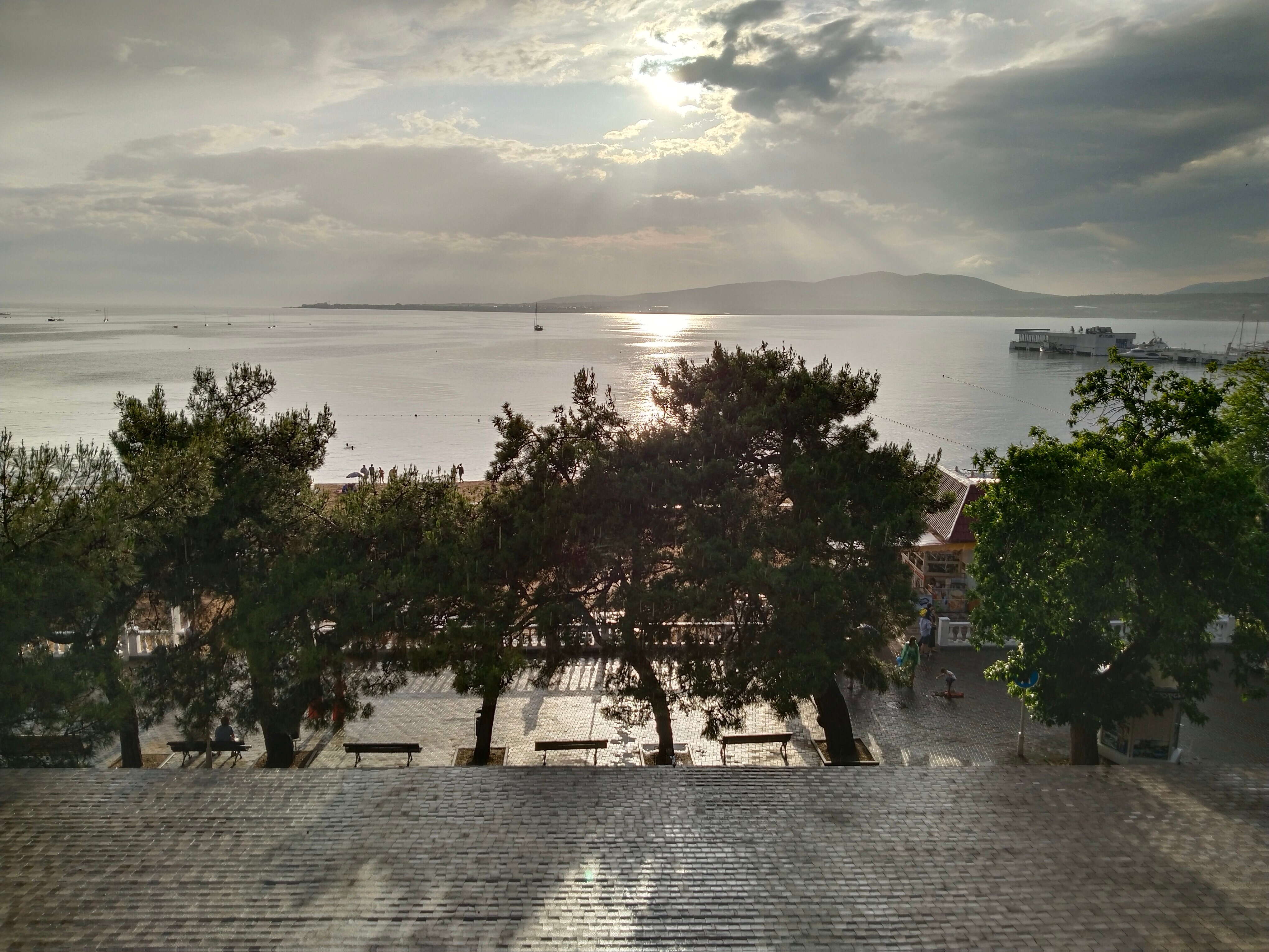 Фото Янтарь