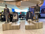 Lululemon Athletica (Dubai Mall, Downtown Dubai, Dubai), ropa deportiva y calzado