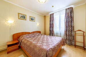 Lut (Lobnya, Bukinskoye shosse, 20) ، hotel