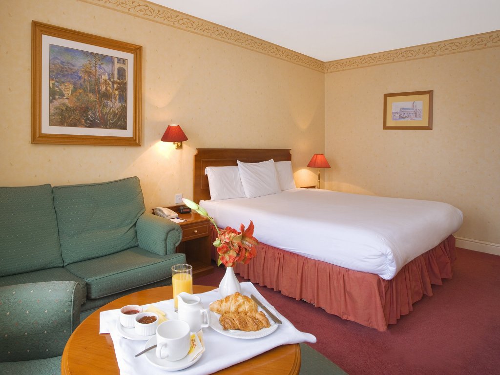 Фото Maldron Hotel Pearse Street