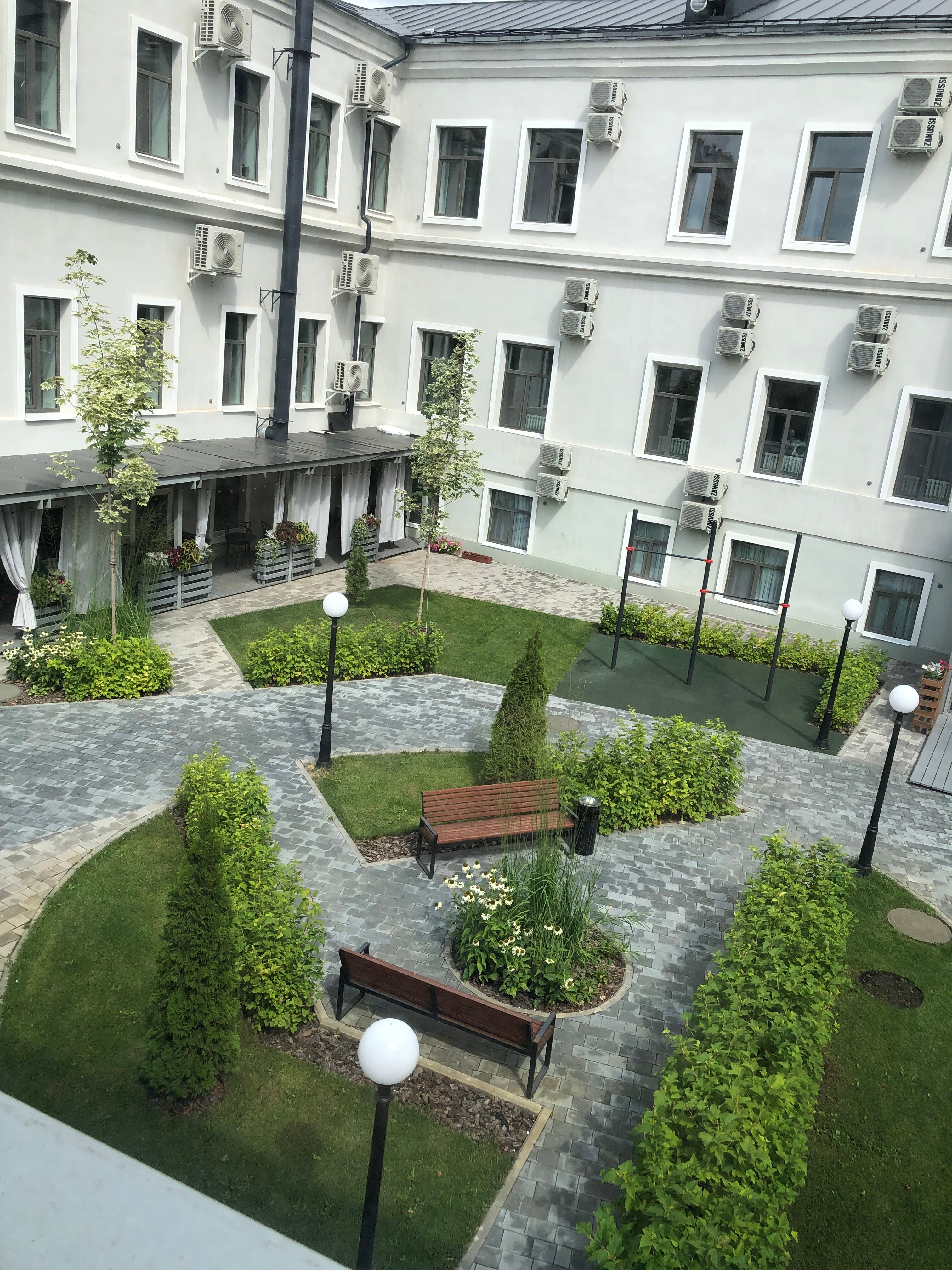 Фото Берисон Апарт