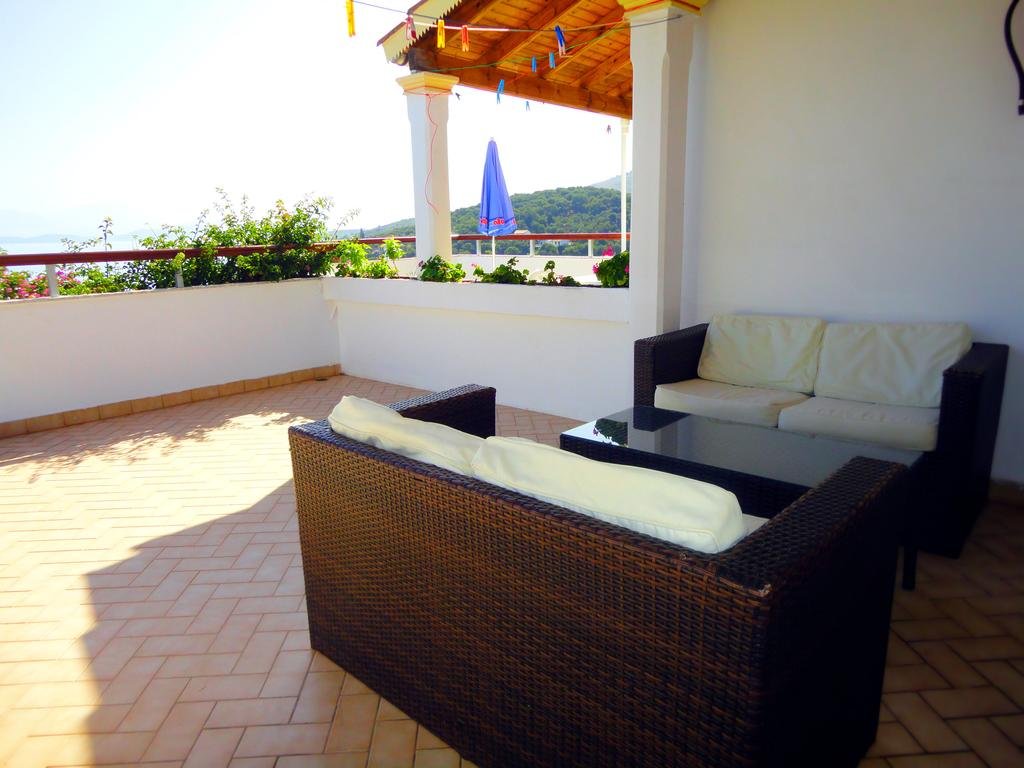 Фото Dionysos Apartments