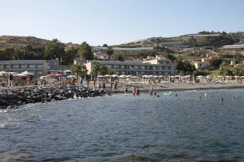 Фото Aregai Marina Hotel & Residence