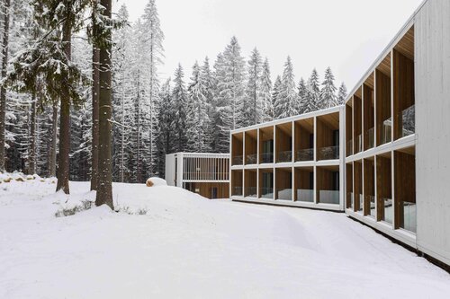 Гостиница Игора. Времена года в Ленинградской области