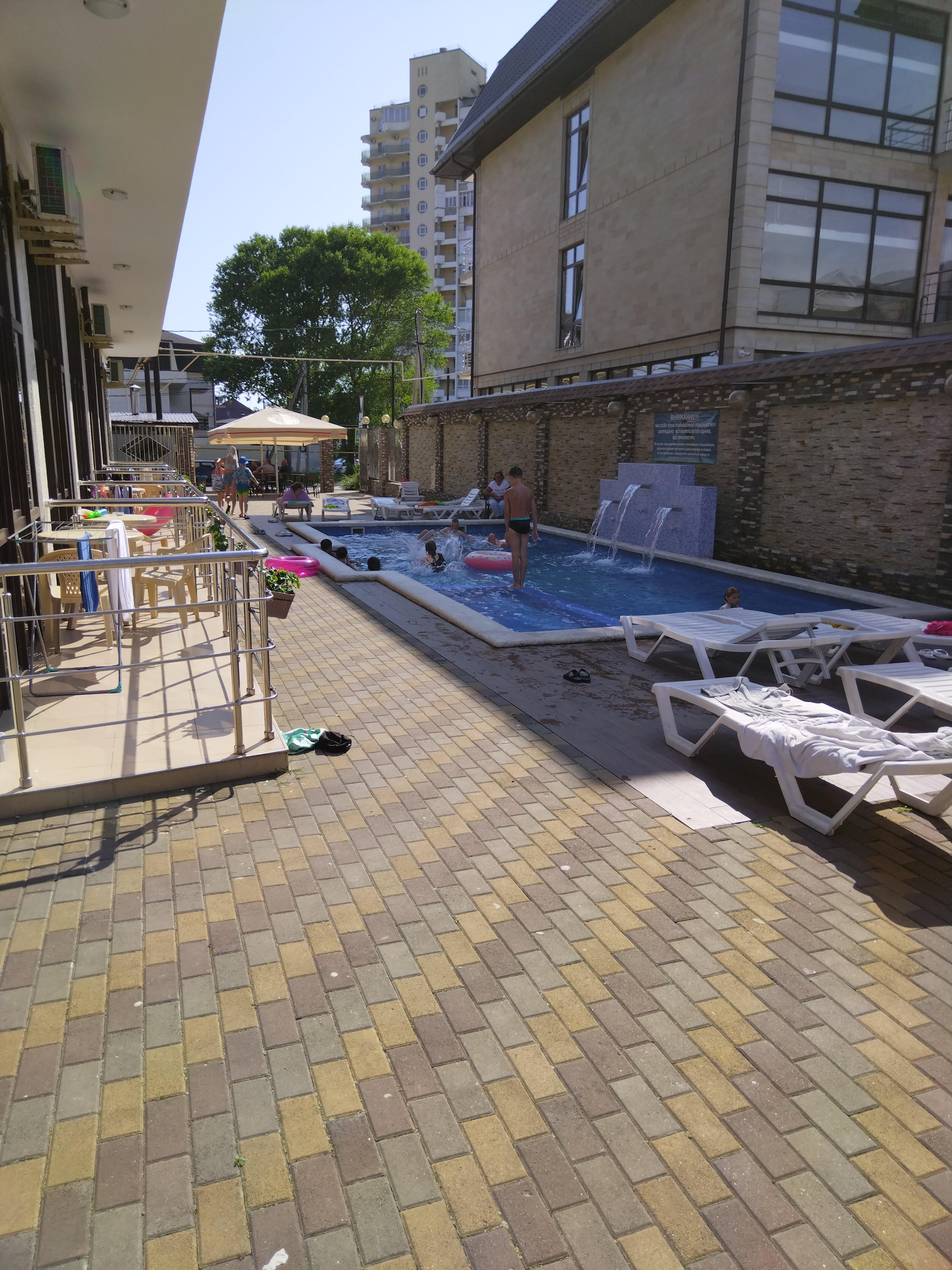 Фото отеля 3