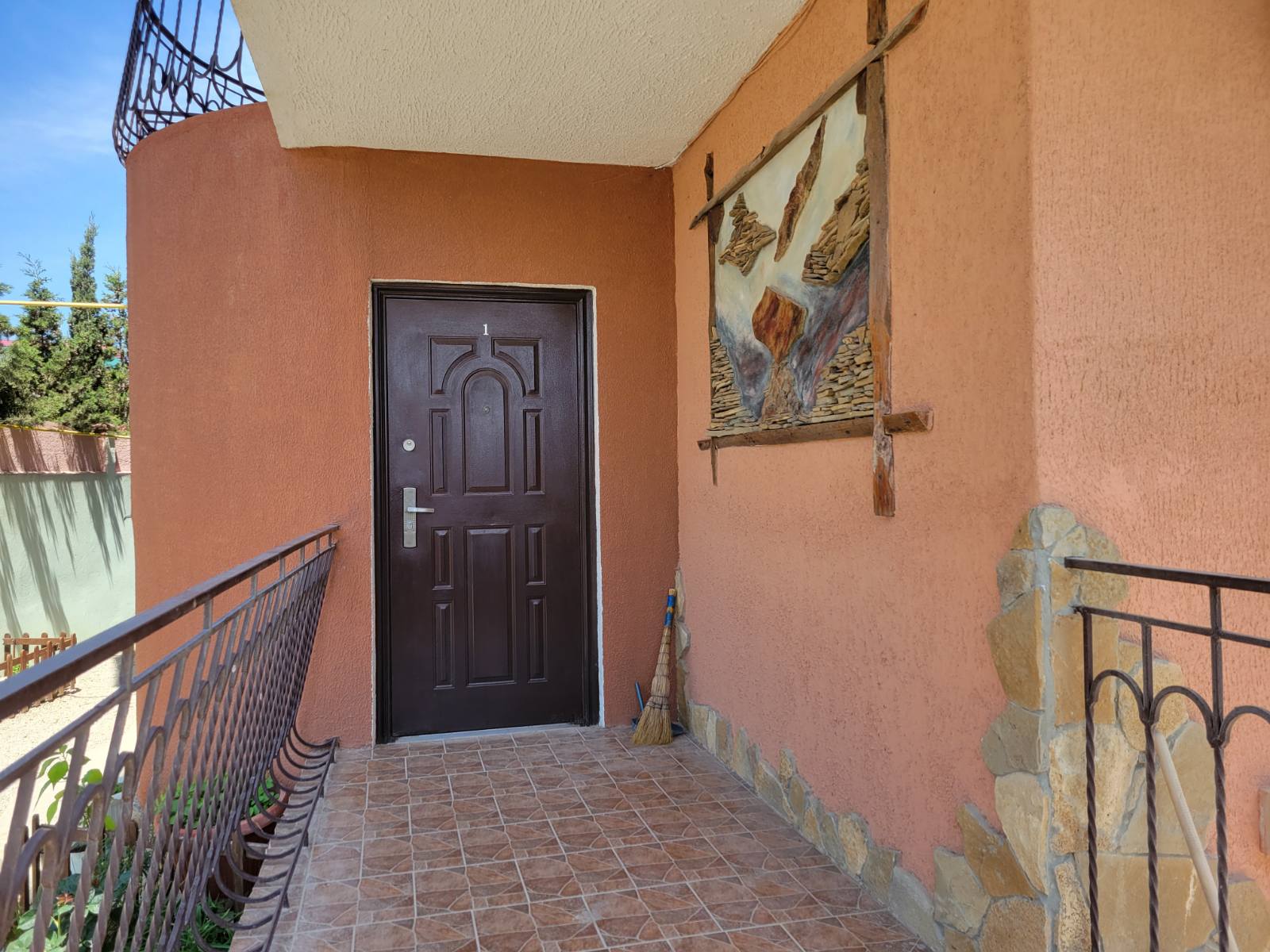 Фото Гостевой дом Iron Lion