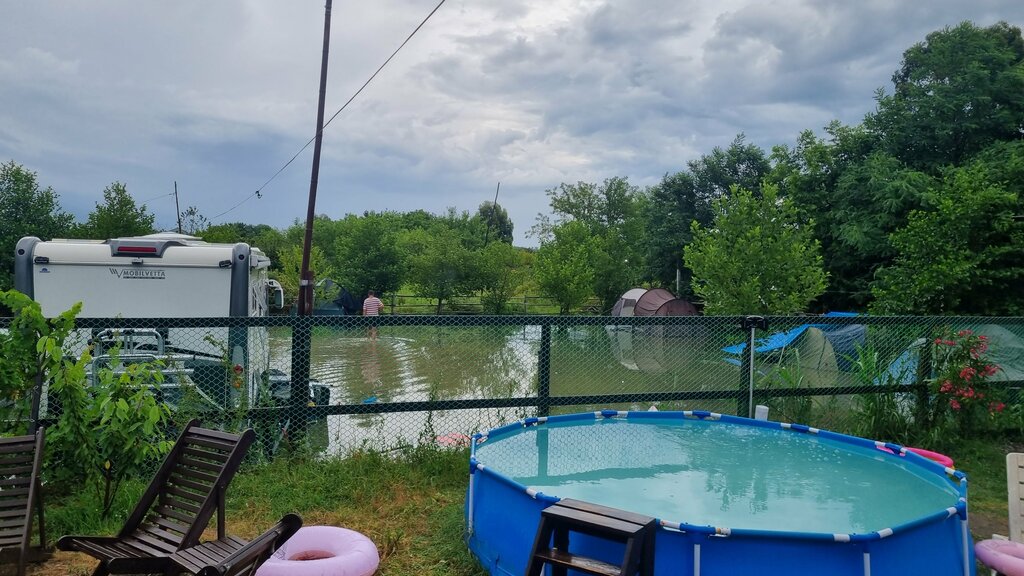 Kamp alanları Кемпинг, Gagra Bölgesi, foto