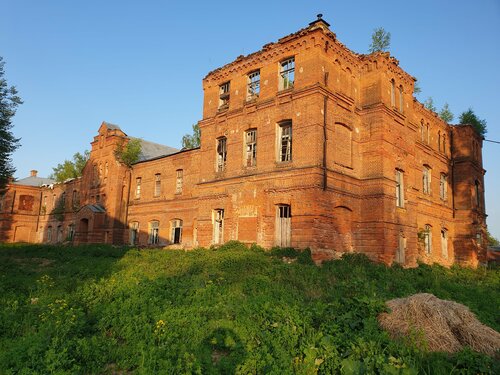 Turistik yerler Guryevs' Estate, Kalujskaya oblastı, foto