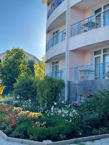 Three Crowns (Ysyk-Kol District, Cholpon-Ata), hotel