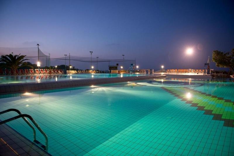 Фото Hotel Villaggio Cala Corvino