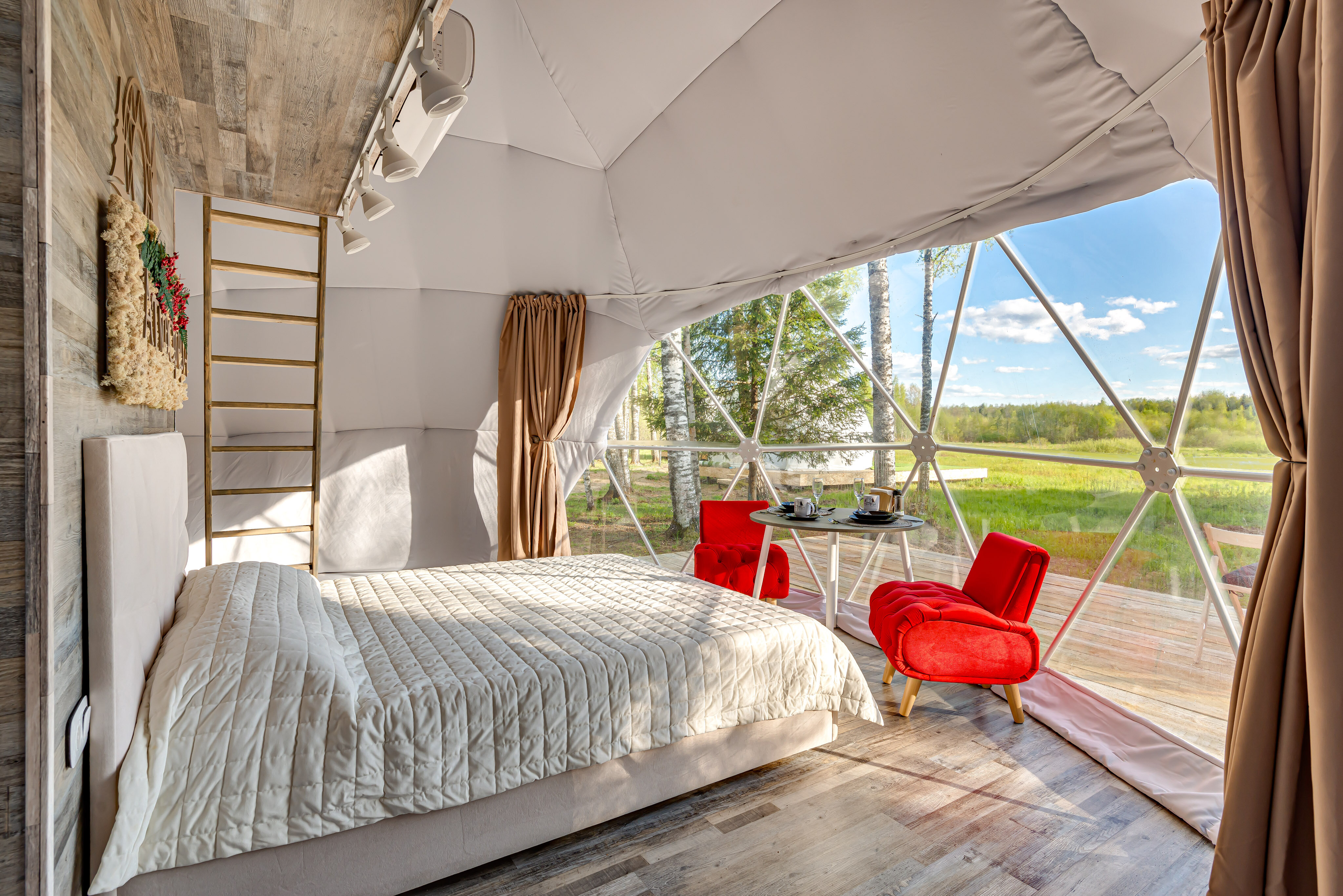 Фото Атмосфера