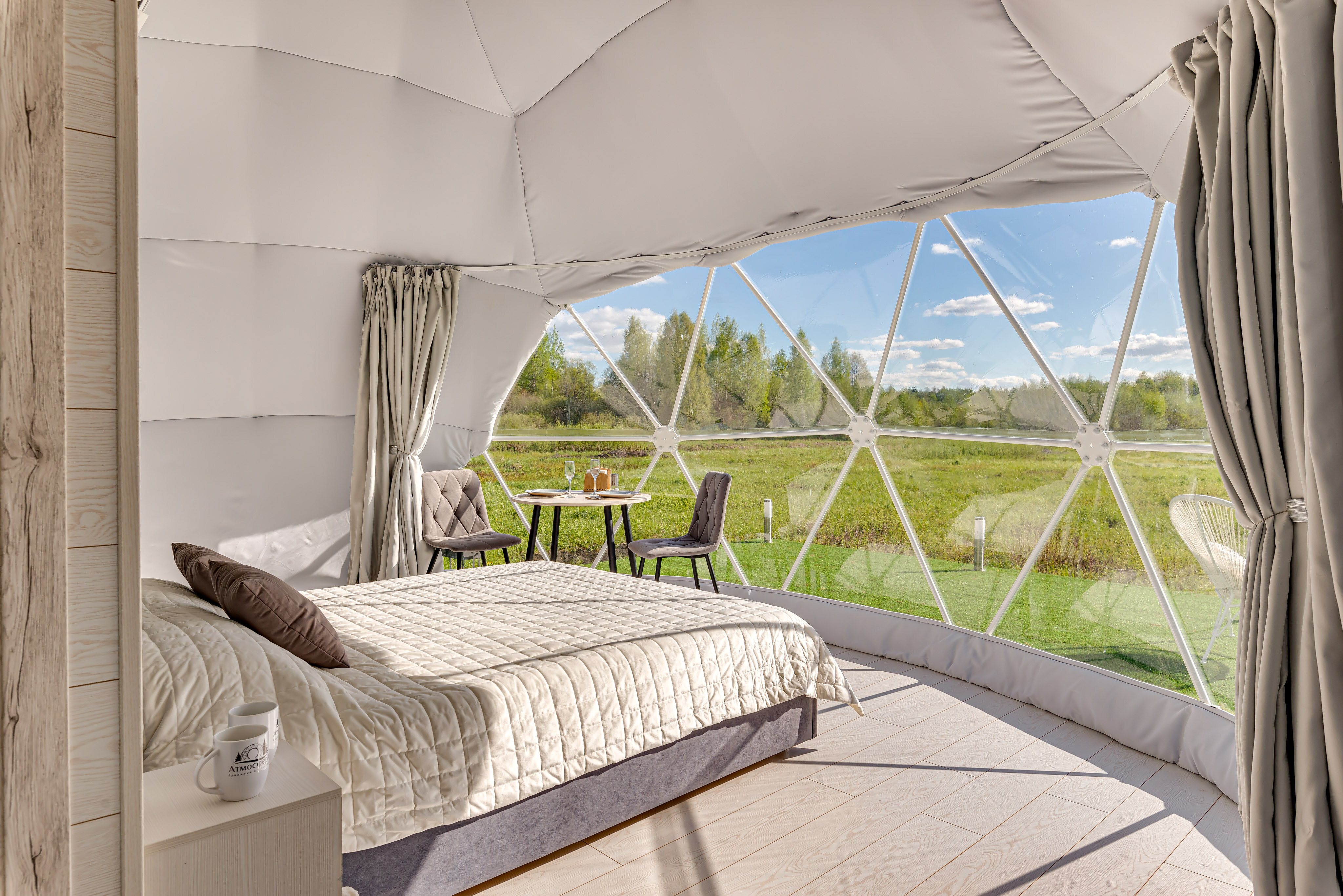 Фото Атмосфера