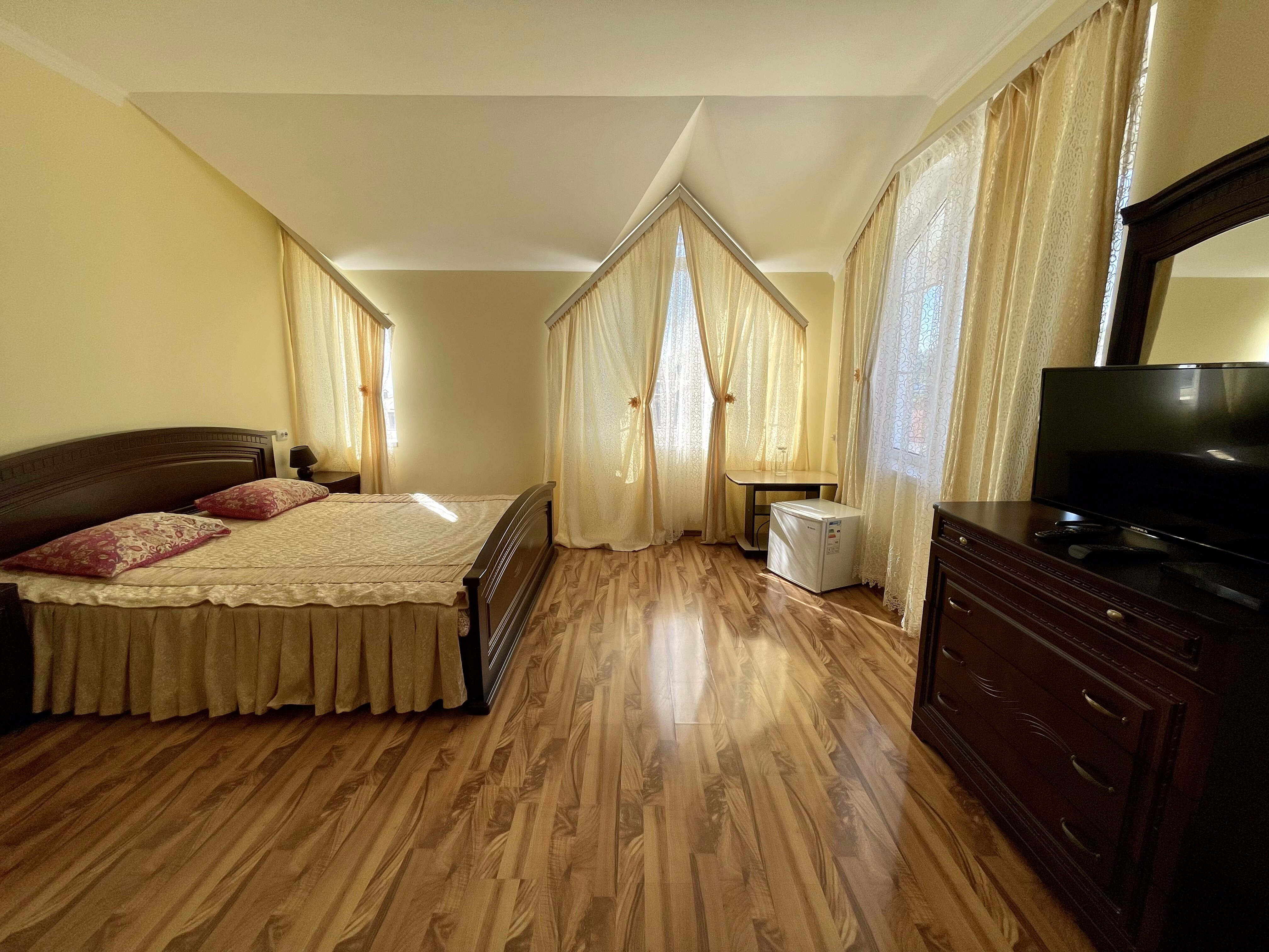 Фото Солнечный