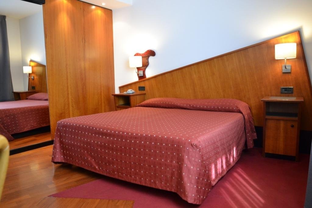 Фото Hotel Due Torri Tempesta Di Casarin Venerio & C. SAS