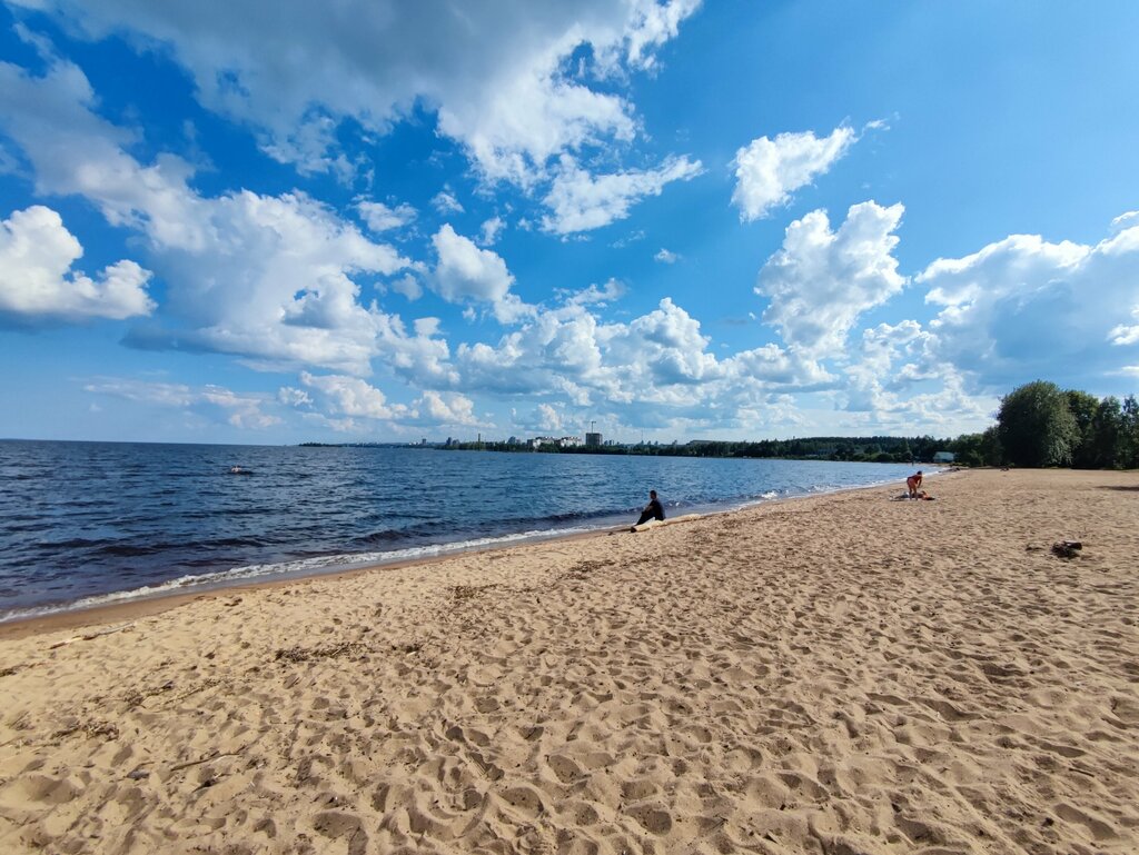Единственный в Карелии открытый детский скалодром появился на пляже Пески в Петр
