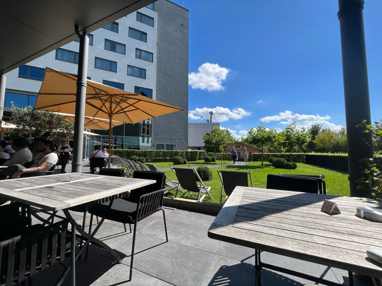Фото Infinity Hotel & Conference Resort Munich