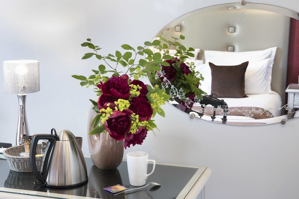 Фото Hotel Plaza Elysées