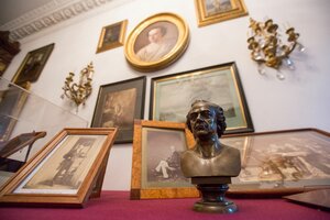 Museum-apartment of the Family of Actors Samoilov (Stremyannaya Street, 8), museum