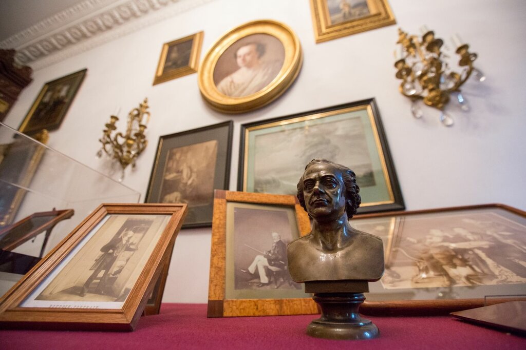 Museum Museum-apartment of the Family of Actors Samoilov, Saint Petersburg, photo