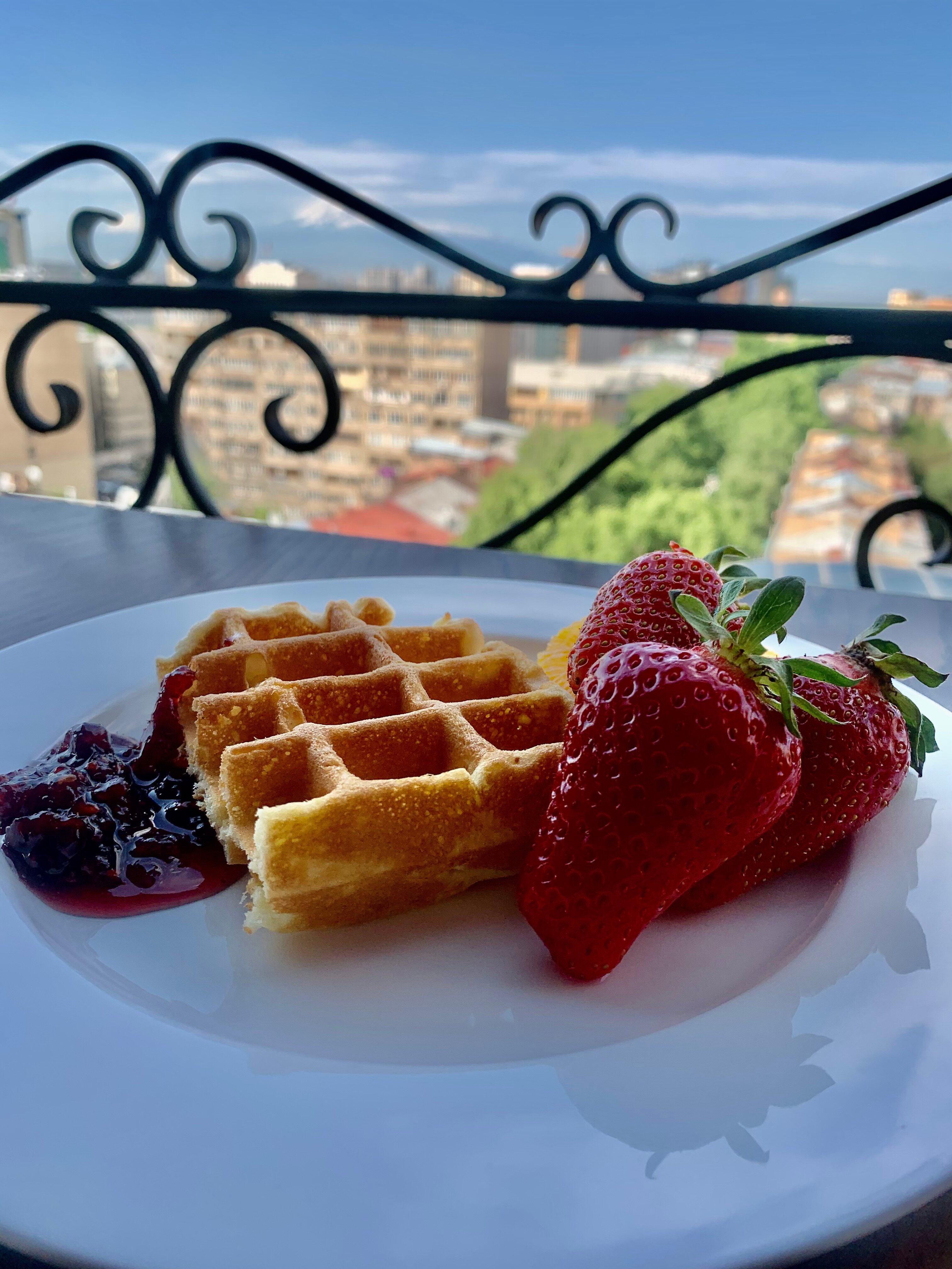 Фото Paris Hotel Yerevan