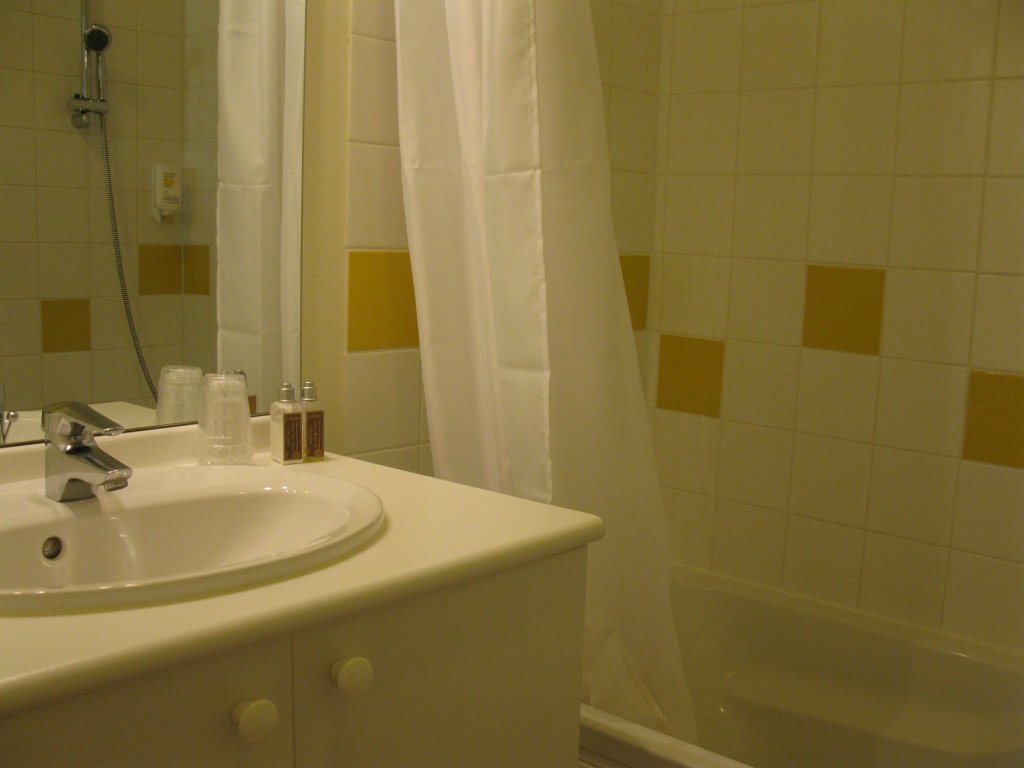 Фото Zenitude Hôtel-Résidences Nantes - La Beaujoire