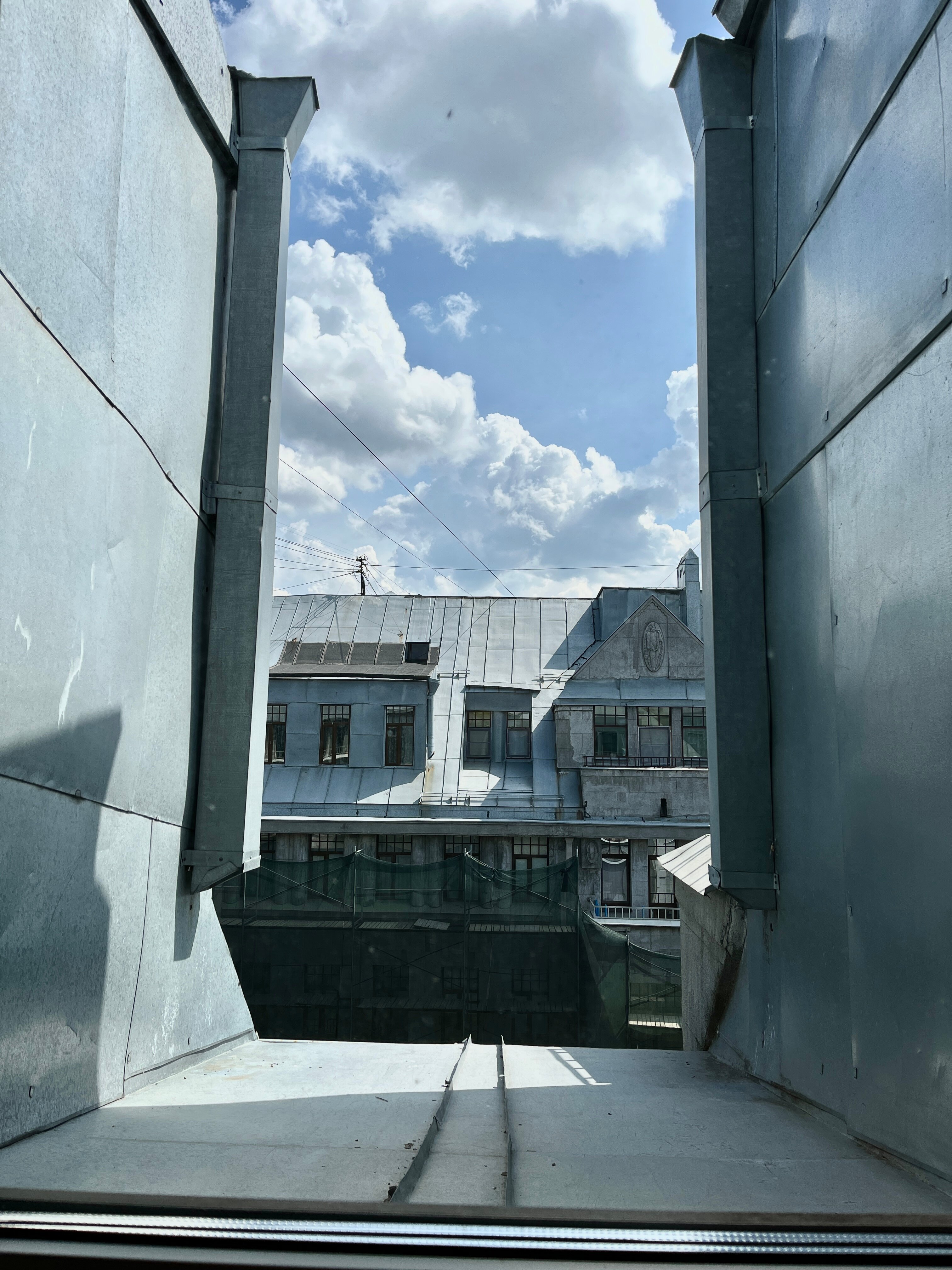 Фото Демократ