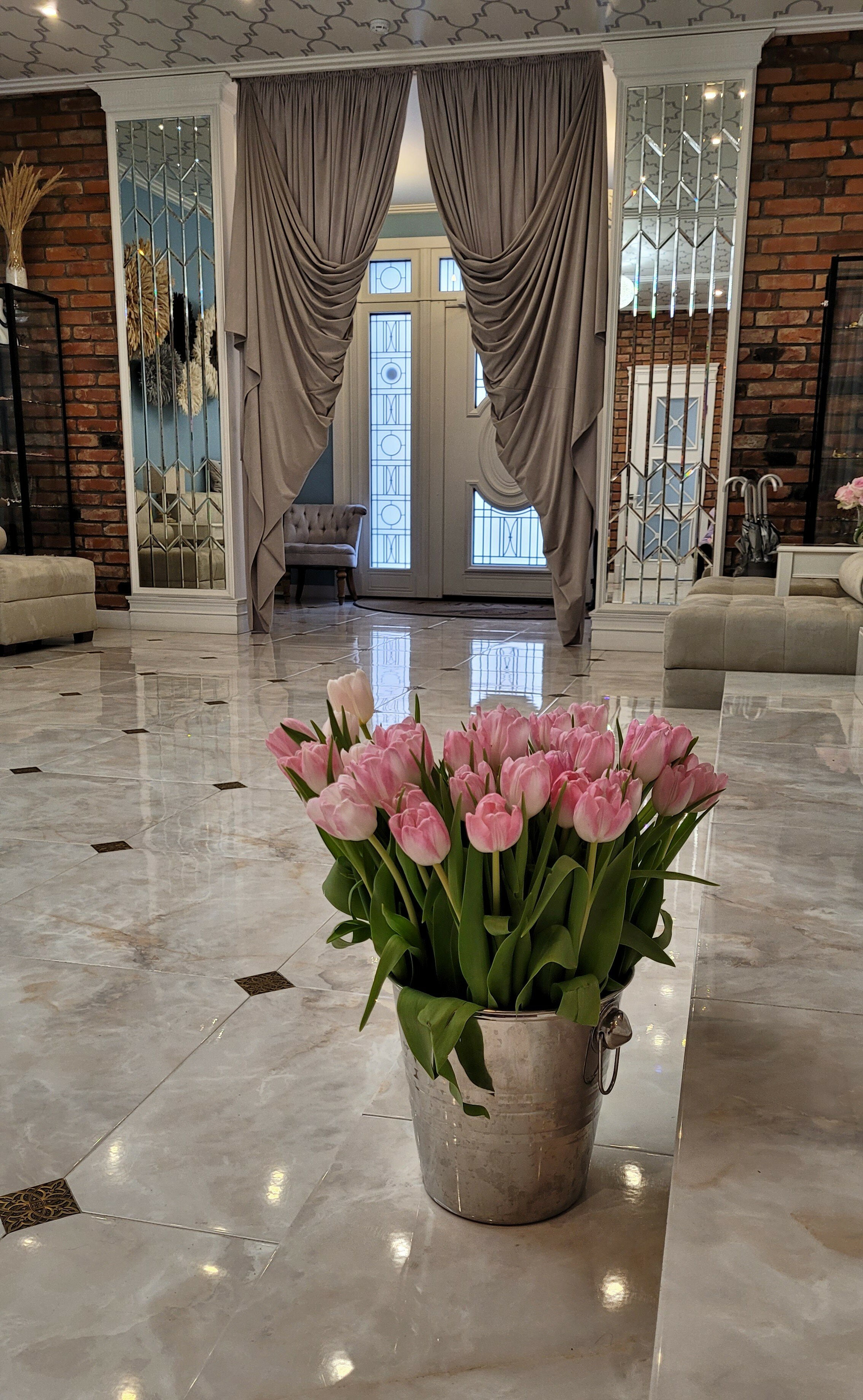 Фото Мадам Эль