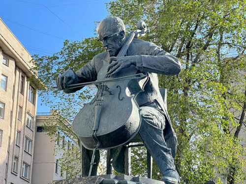 Жанровая скульптура Памятник М. Л. Ростроповичу, Москва, фото