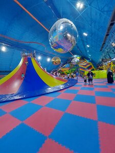 Luna Park (Jalal-Abad, Tyumenbay Baizakov Avenue, 141/1) ، مركز ترفيهي
