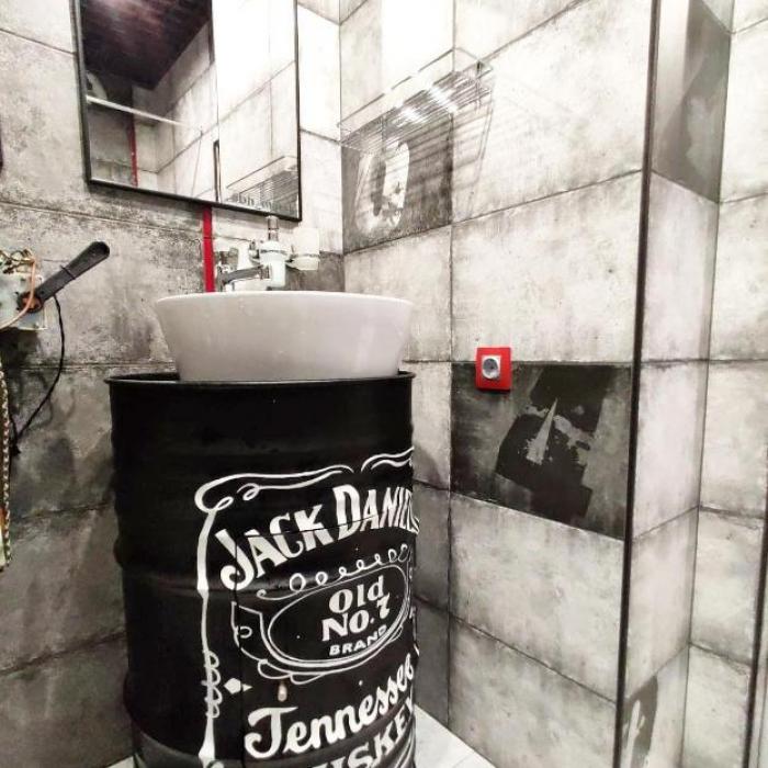 Фото Banksy House