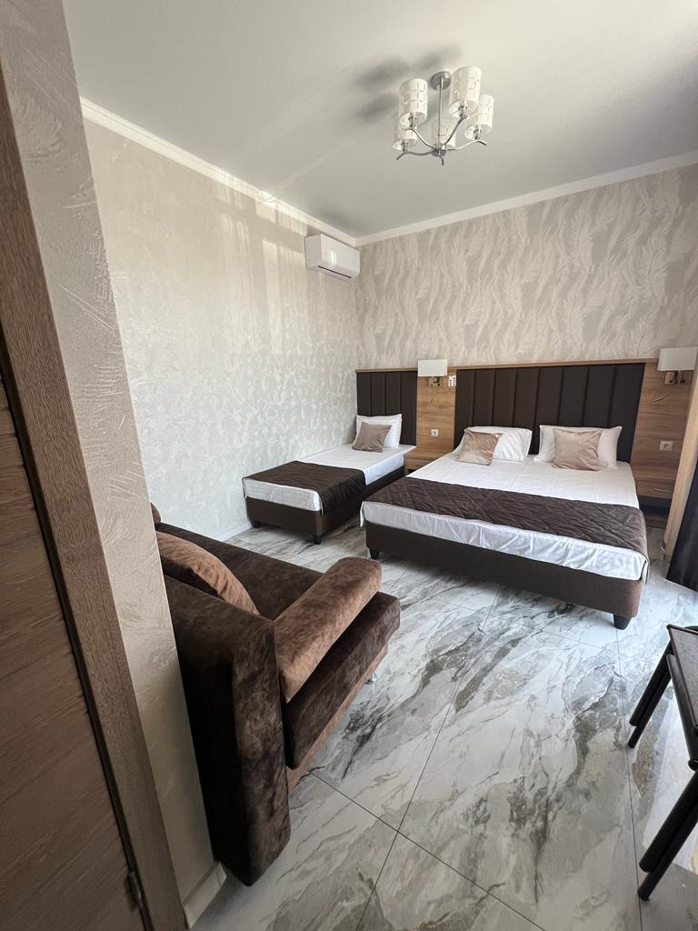 Фото Адонис