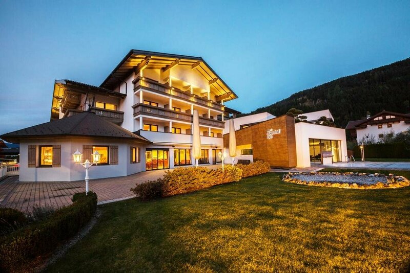 Гостиница Hotel Alpenhof во Флахау
