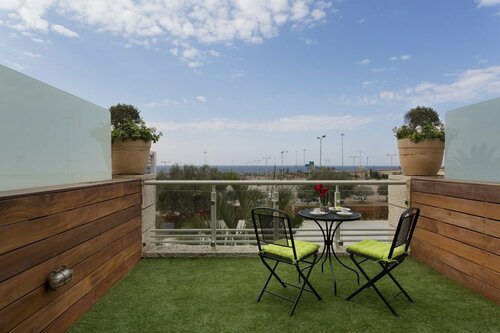 Гостиница Garden Hotel в Хайфском АО