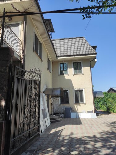 Гостиница Little Shangri-La в Алматы