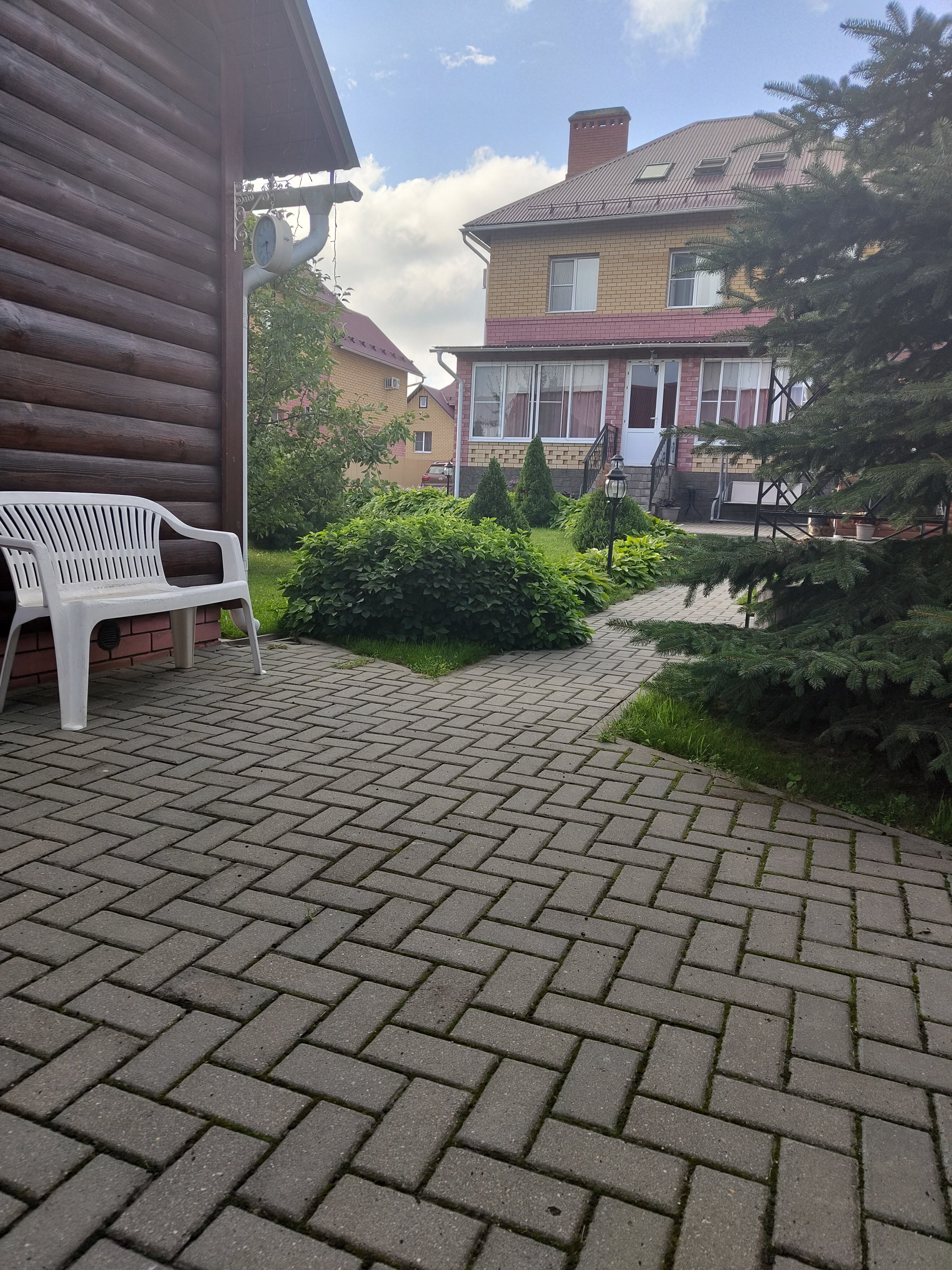 Фото Династия