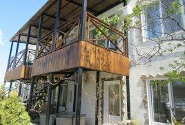 Гостевой дом Усадьба Альпийский дворик в Коктебеле