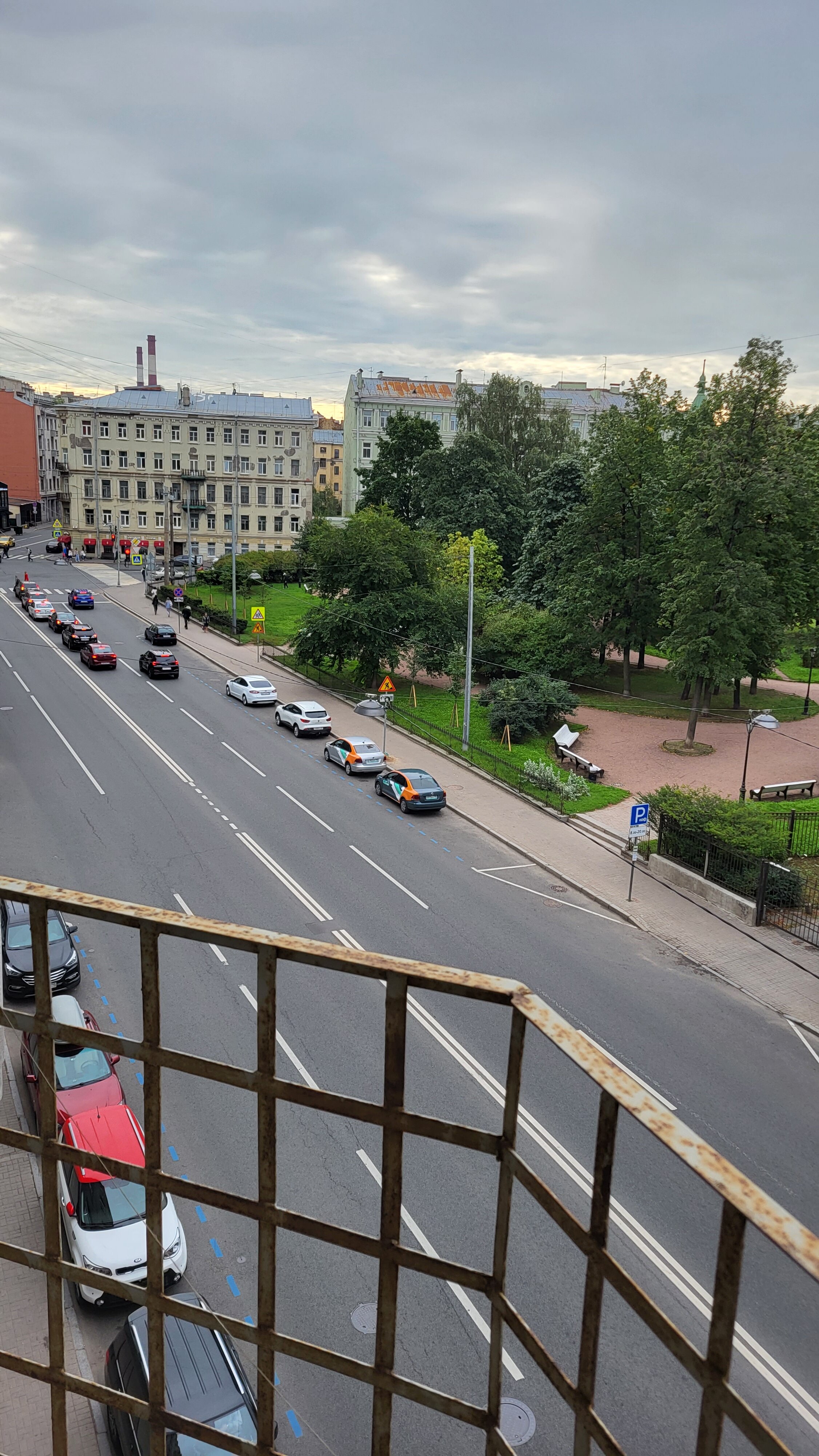 Фото Демократ