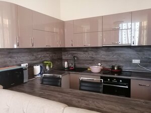 Апартель на Партизана Железняка, 40б