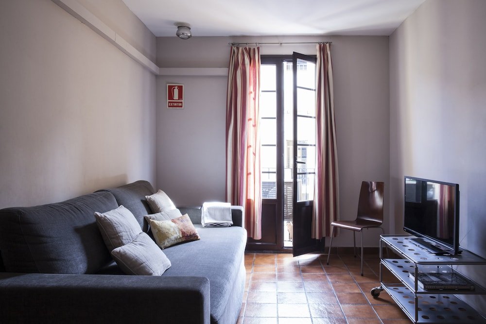 Фото AinB Las Ramblas-Guardia Apartments