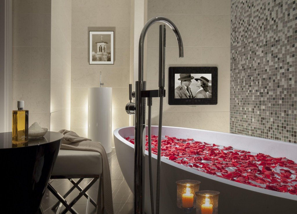 Фото Royal Savoy Hotel & SPA Lausanne