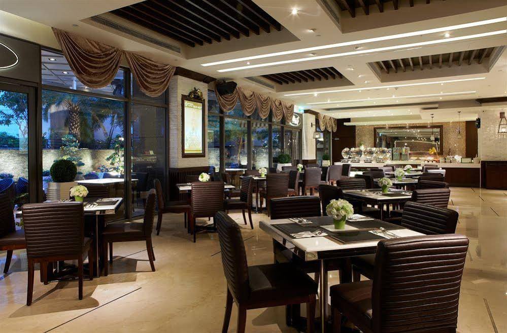 Фото S Aura Hotel