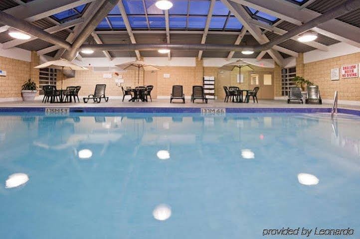 Фото Holiday Inn Toronto Airport East