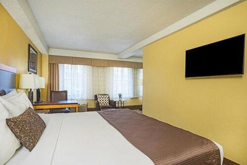 Гостиница Days Inn by Wyndham Washington DC/Connecticut Avenue в Бетесде