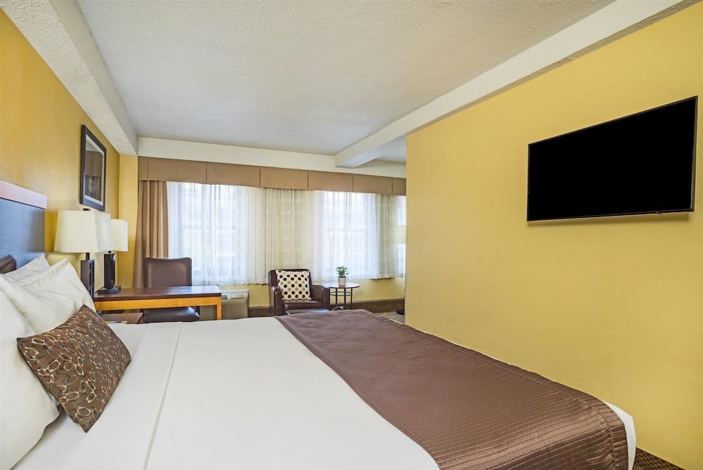 Фото Days Inn by Wyndham Washington DC/Connecticut Avenue